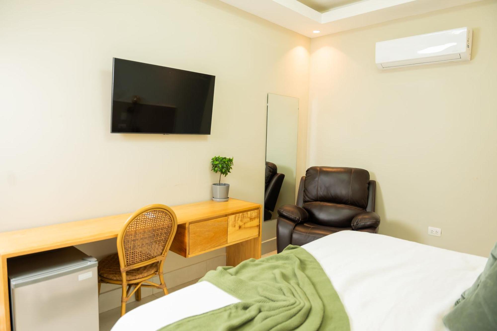 Hotel Stay Here Suites Santo Domingo Exterior foto