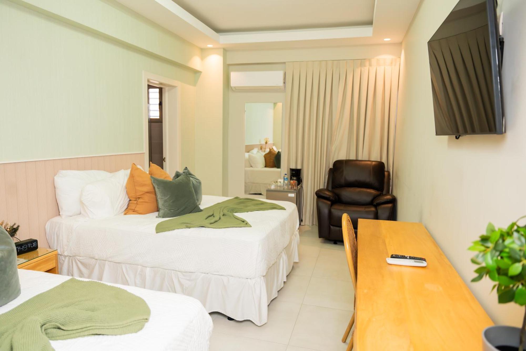 Hotel Stay Here Suites Santo Domingo Exterior foto